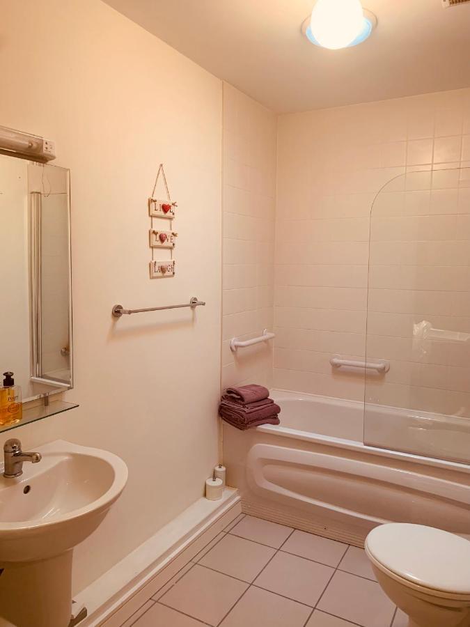 Courthouse View Penthouse 2 Apartment Clifden Bagian luar foto