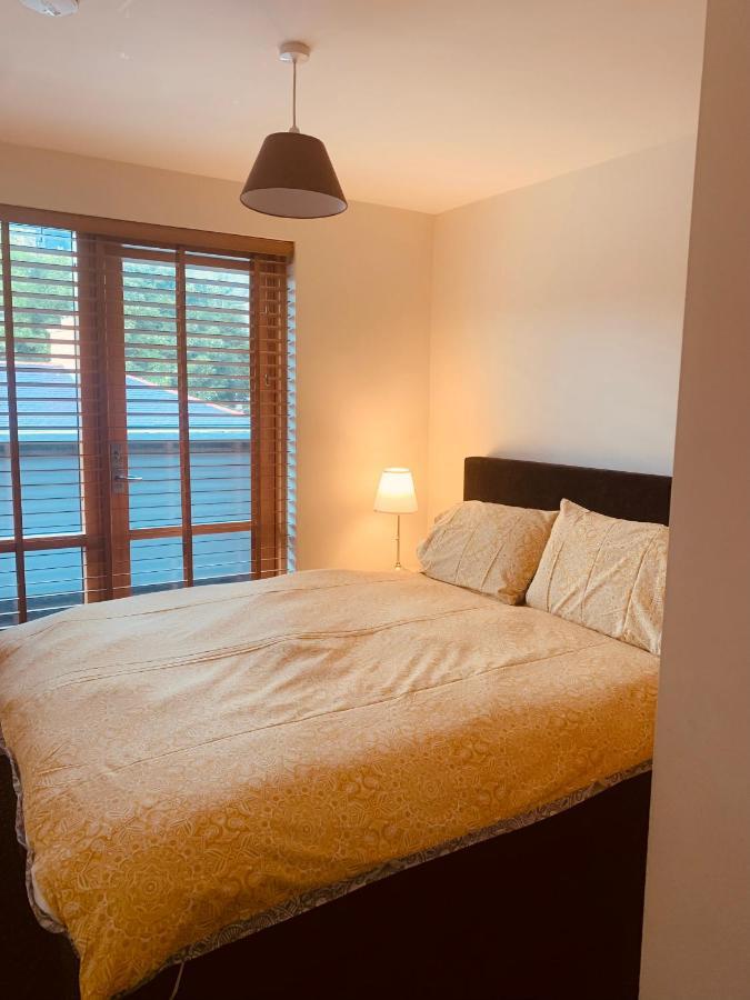 Courthouse View Penthouse 2 Apartment Clifden Bagian luar foto