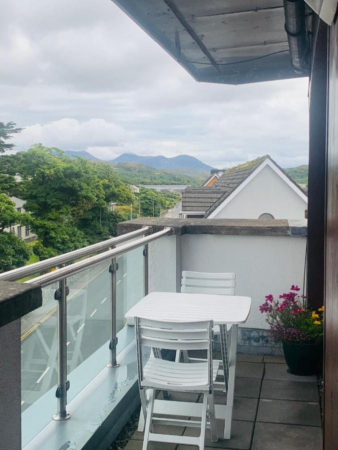 Courthouse View Penthouse 2 Apartment Clifden Bagian luar foto
