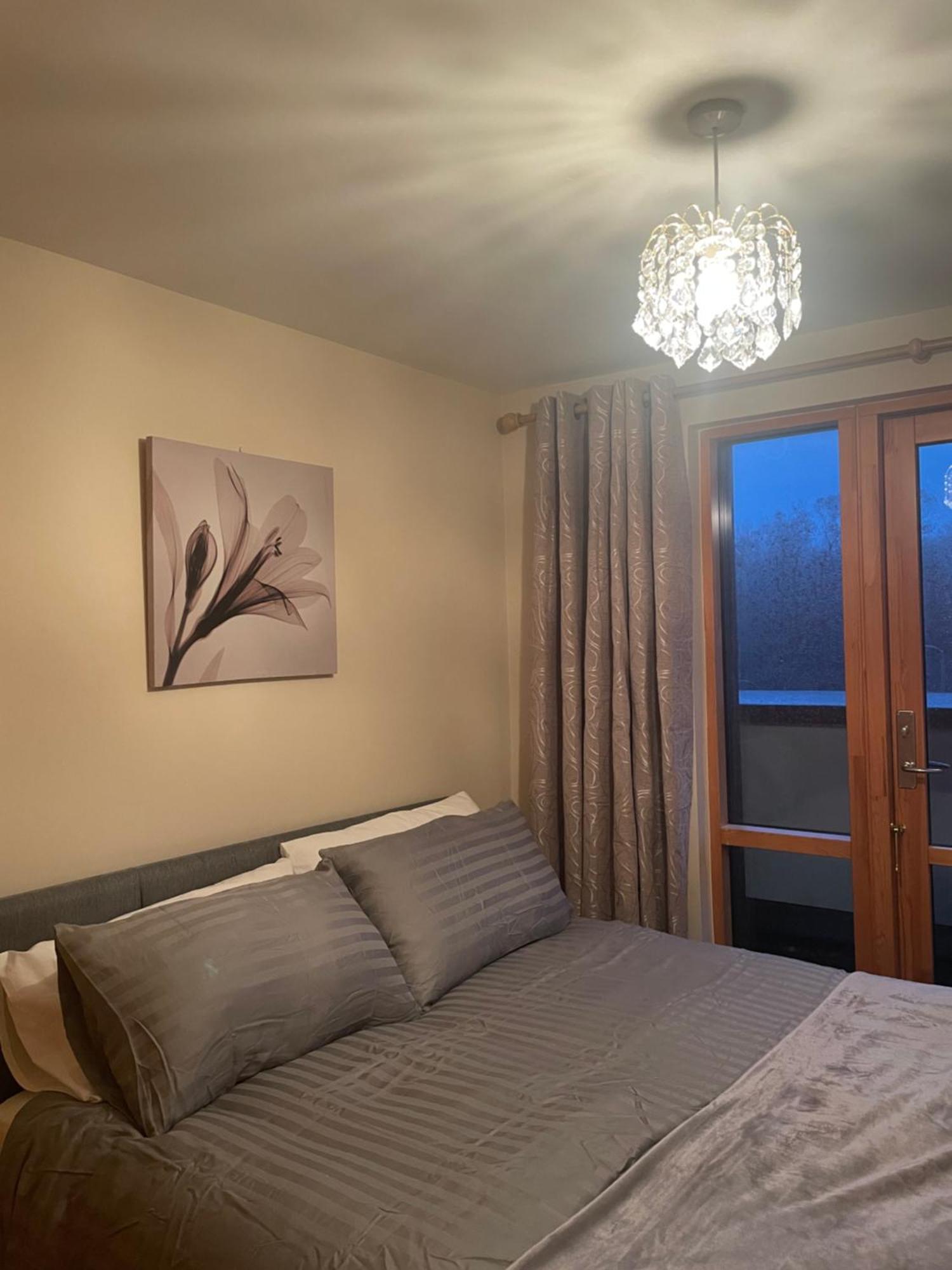 Courthouse View Penthouse 2 Apartment Clifden Bagian luar foto