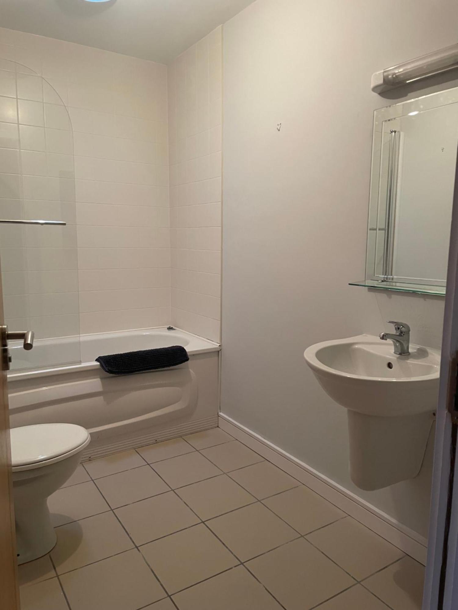 Courthouse View Penthouse 2 Apartment Clifden Bagian luar foto