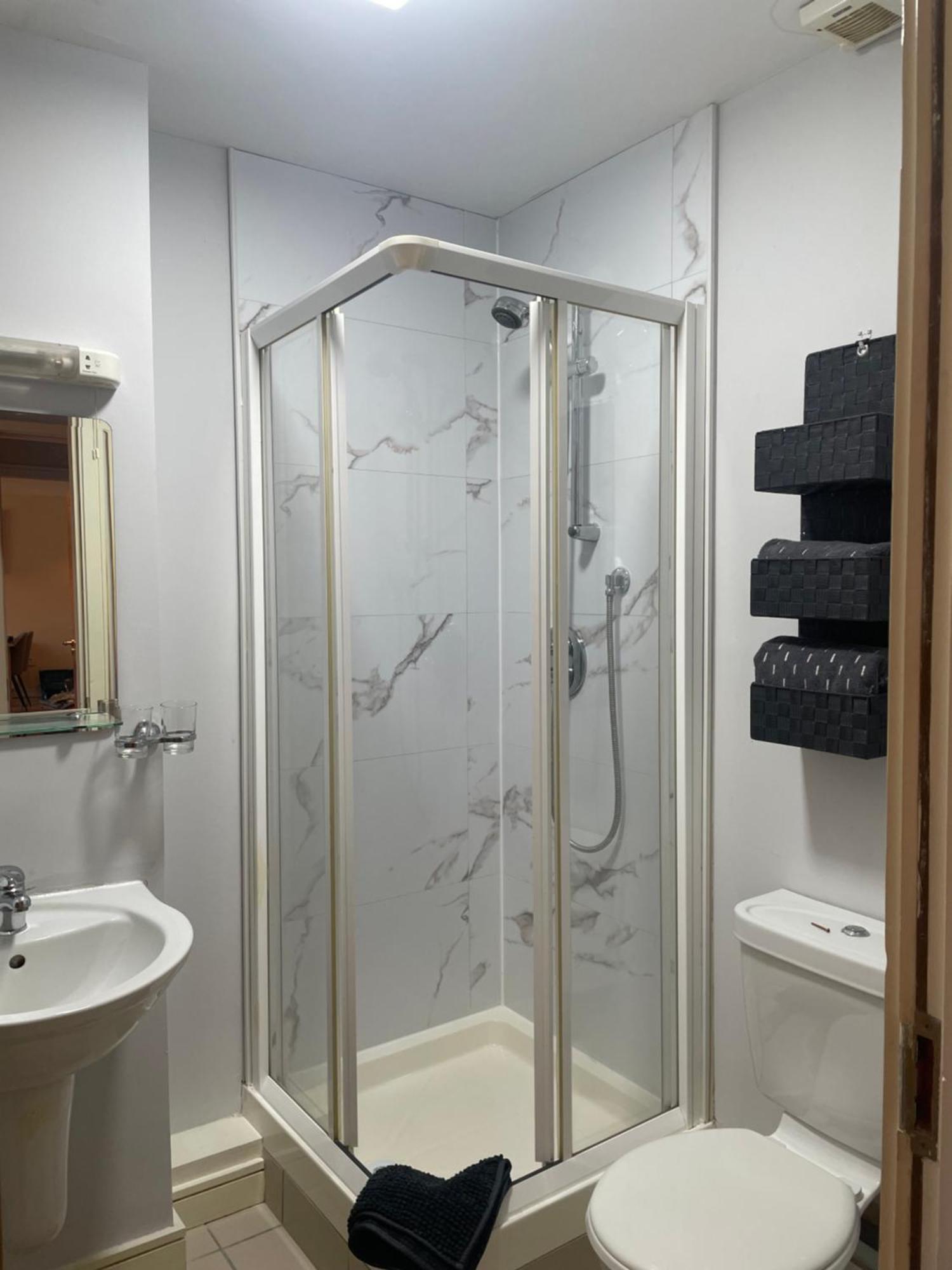Courthouse View Penthouse 2 Apartment Clifden Bagian luar foto